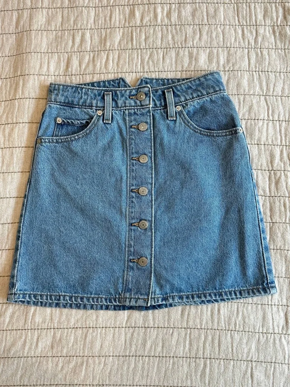 Levi's Light Blue Button-Front Denim Mini Skirt - Picture 1 of 6